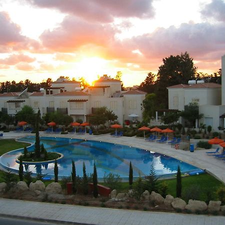 Hesperides Gardens Villa Pafos Exterior foto