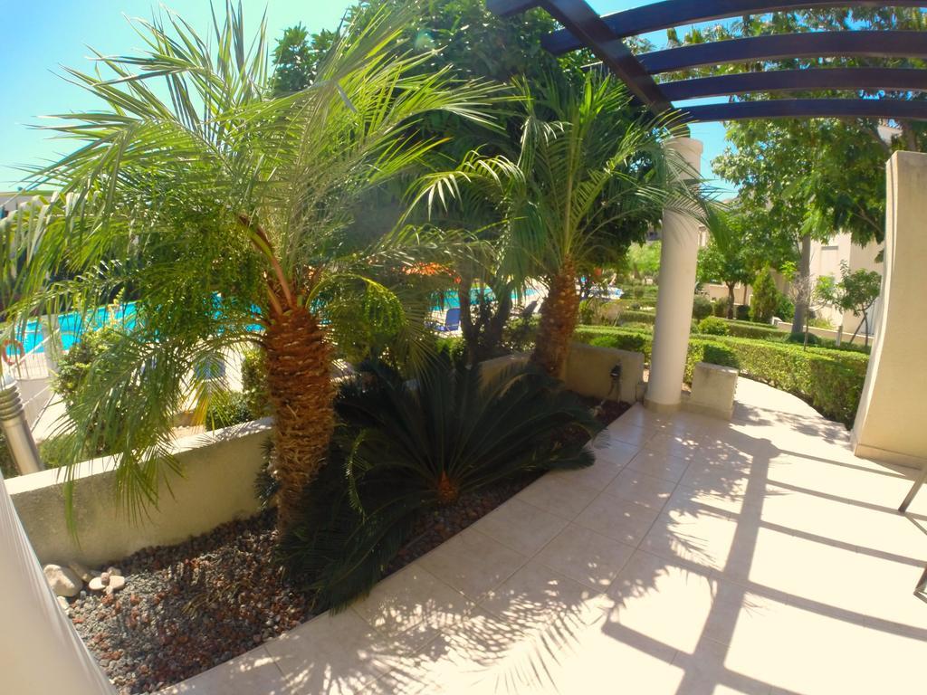 Hesperides Gardens Villa Pafos Exterior foto