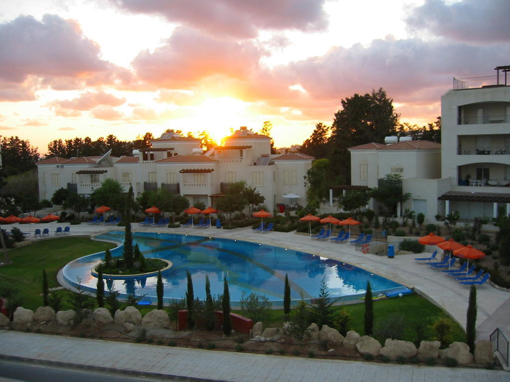 Hesperides Gardens Villa Pafos Exterior foto